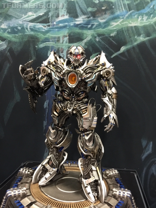 SDCC 2015   Transformers Statues From Sideshow Optimus Prime, Megatron, Bumblebee  (5 of 13)